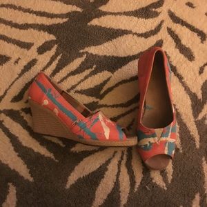 Brand new Tom open toe wedges size 9. Hello lover!